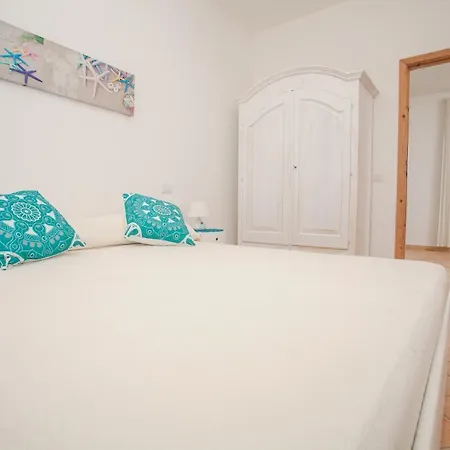 Apartment Lungoni *